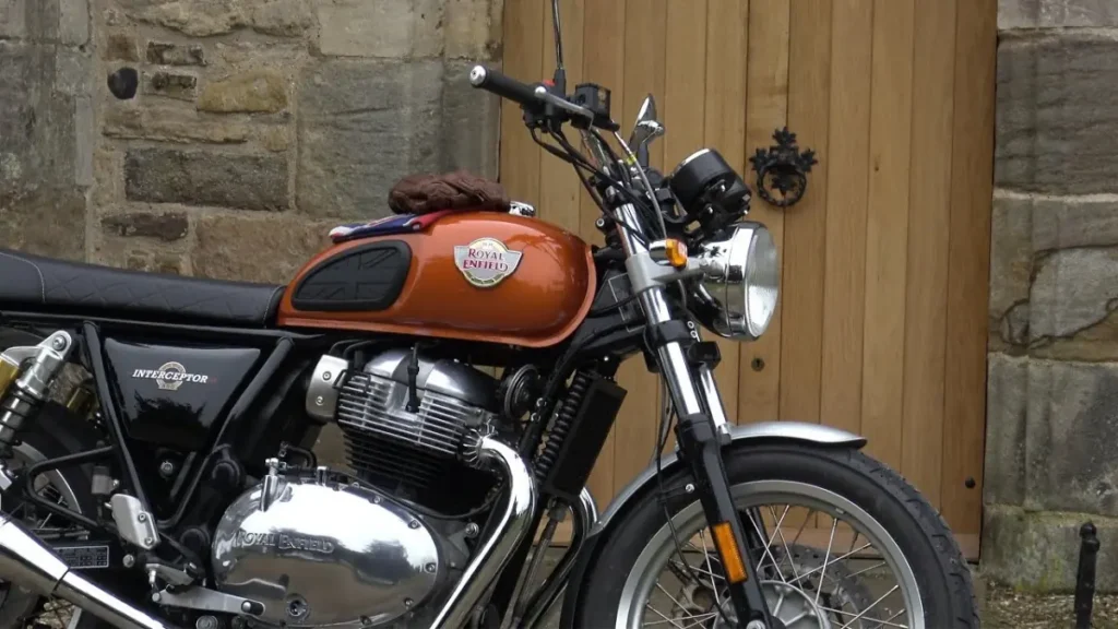 Royal Enfield Interceptor bear 650